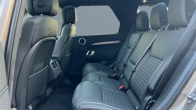 Land Rover Discovery 3.0 D300 R-Dynamic HSE 5dr Auto Diesel Station Wagon